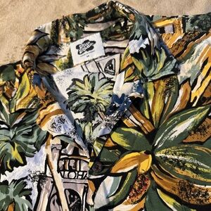 Hilo Hattie Tropical Shirt size medium